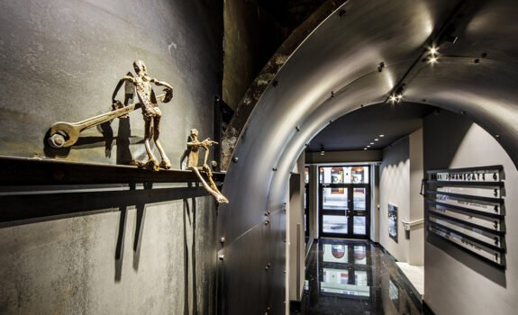 Karl Johans gate 6 skulpturkunst