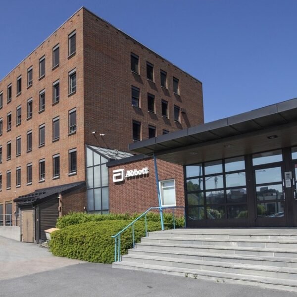 Kjelsåsveien 161 har en ettertraktet beliggenhet på Frysja og består av et næringsbygg på 17 700 kvadratmeter BTA fordelt over fem etasjer og en underetasje. Eiendommen har et stort uteområde for parkering. Bygningen huser i dag kontorer, produksjonsfasiliteter og laboratorier for Abbott. Adressen er kjent som ″Radiotomten″ etter Tandberg Radiofabrikk som hadde sin virksomhet her fra tidlig 1950-tallet.