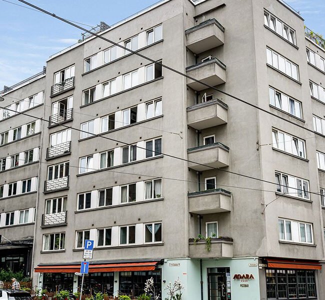 Parkveien 64 er et urbant, moderne og tilrettelagt boligkonsept. Funkisbygningen har en fantastisk beliggenhet mellom Solli plass og Aker Brygge.