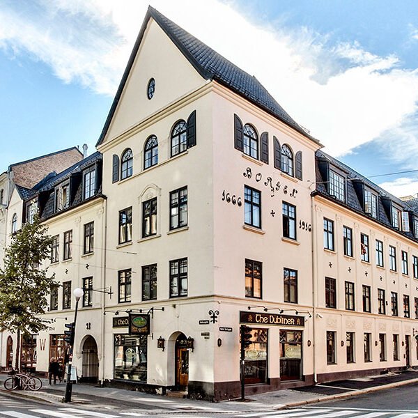 Rådhusgata 28 er et historisk bygg beliggende på hjørnet av Rådhusgata og Nedre Slottsgate i Kvadraturen.