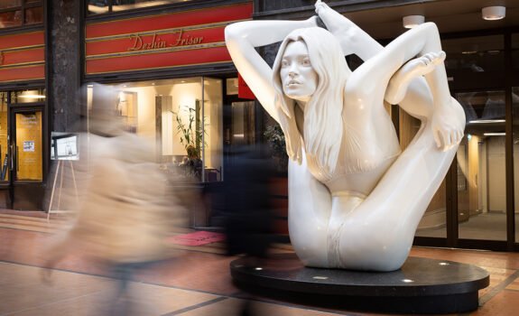 Folketeaterpassasjen Kate Moss