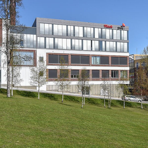 Storgata 4 ligger midt i Tromsø sentrum og er en av to kvartaler som Eiendomsspar eier. Kvartalet i Storgata 4 kalles &laquo;Mack Kulturkvartalet&raquo;. Mack Kulturkvartalet har et samlet areal på 16 800 kvadratmeter BTA.