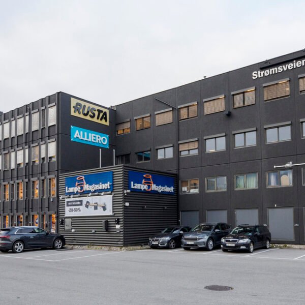 Strømsveien 258 er et næringsbygg opprinnelig oppført i 1984 og senere påbygget i 2008/2009.