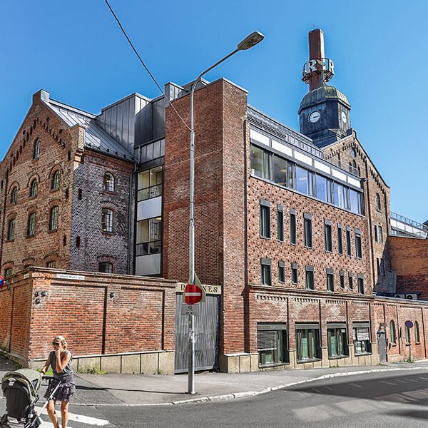 Thorvald Meyers gate 2A har et samlet areal på 6 300 kvadratmeter BTA fordelt over seks etasjer, og huser i dag blant annet Ringnes’ hovedkontor og Ringnes Brygghus.