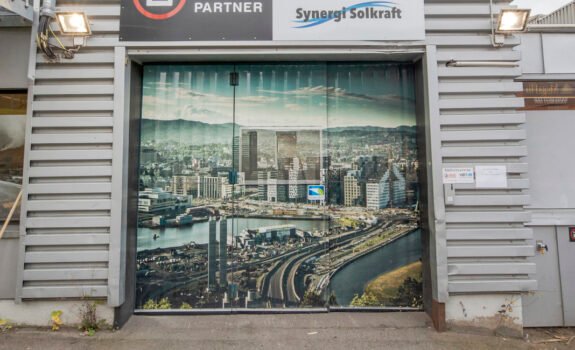 Dekorert kjøreport lager Vollaveien 20A