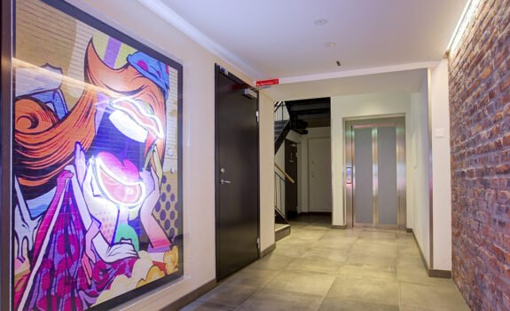 Karl Johans gate 21 inngangsparti