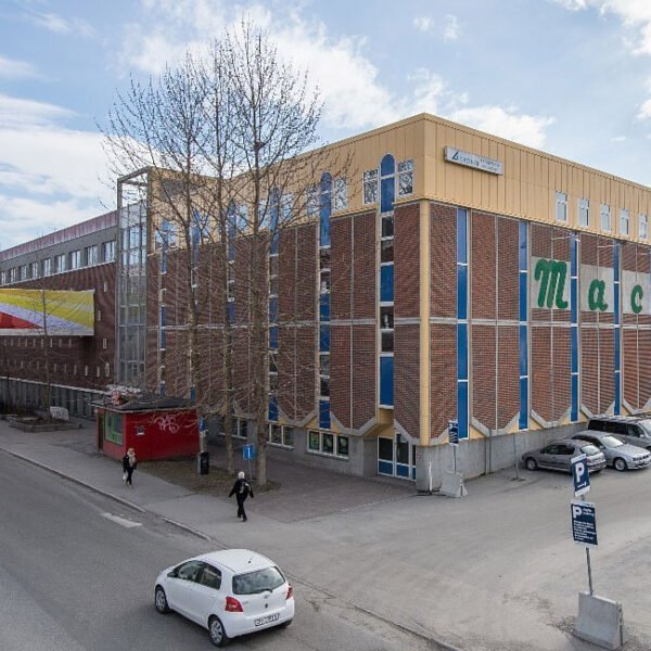 Storgata 5 i Tromsø sentrum er et kvartal som Eiendomsspar eier sammen med Ludwig Mack AS. Eiendomsspars eierandel utgjør 46,25 %. Bygget ble tidligere brukt som produksjonslokaler for Macks Ølbryggeri.