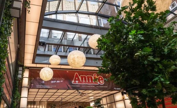 Glasstak Folketeaterpassasjen