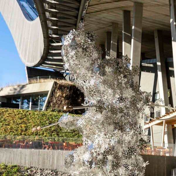 Skulptur On the Go i Holmenkollen